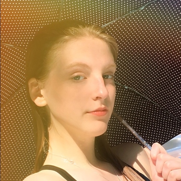 Meet your Posher, Sarah - Picture 1 of 1